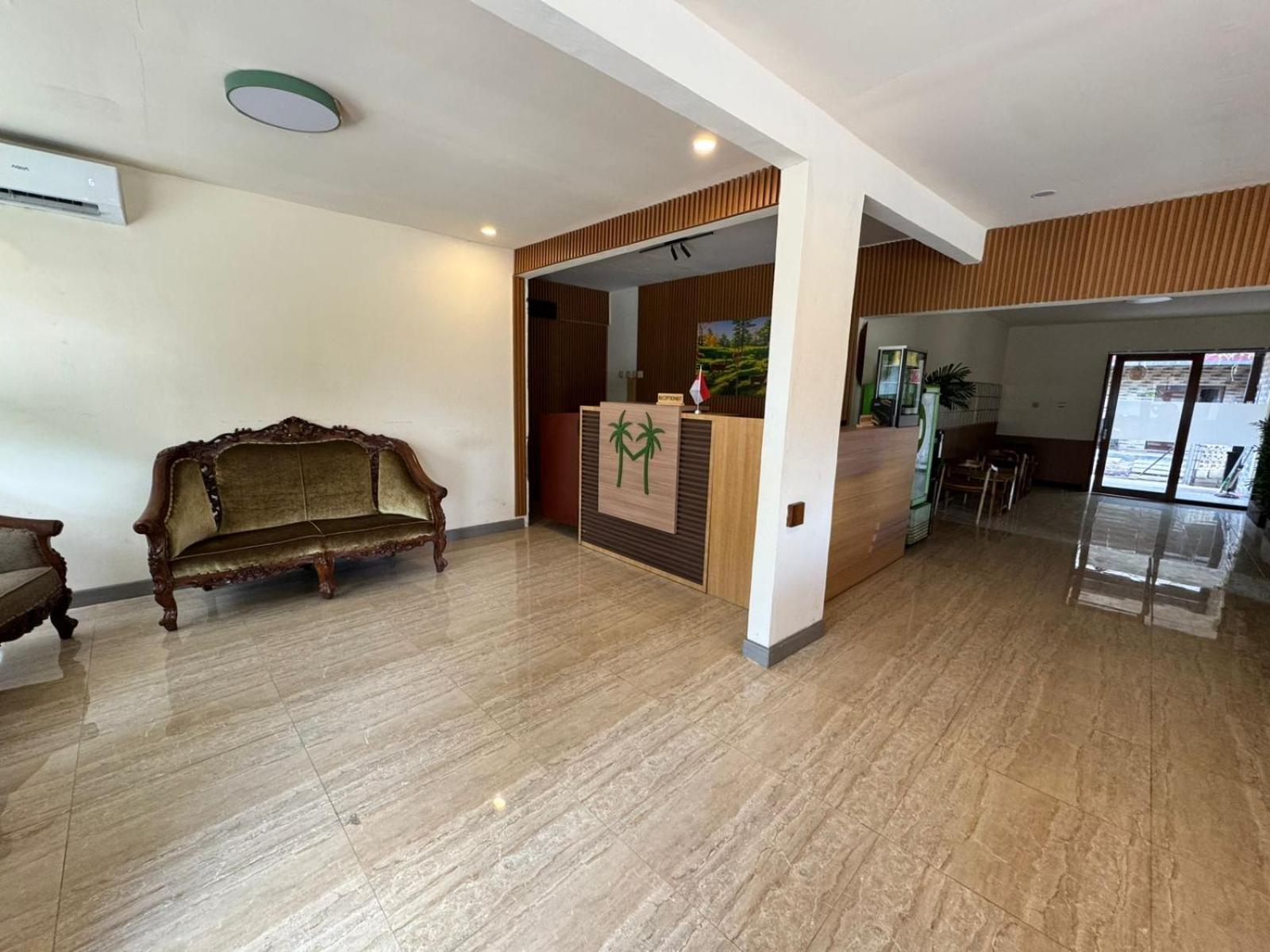 Wisma Madagaskar Palangka Raya Exteriör bild