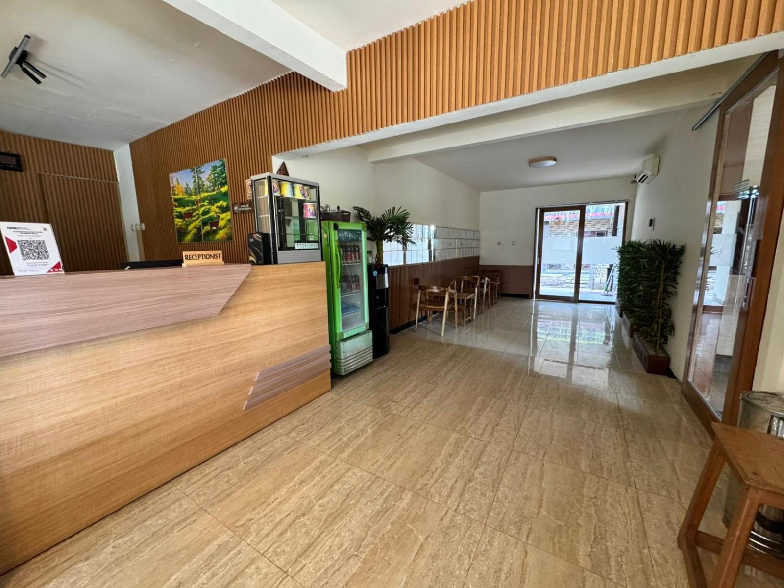 Wisma Madagaskar Palangka Raya Exteriör bild